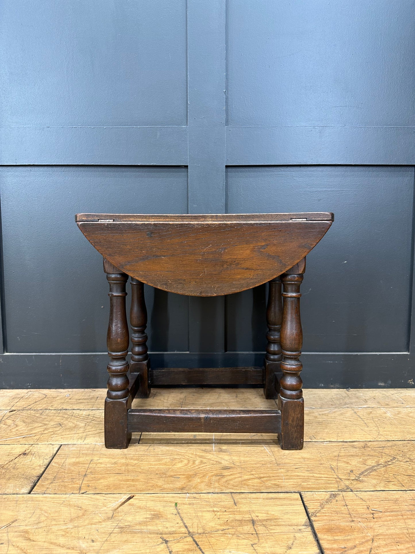 Vintage Traditional Oak Coffee Table / Extending Side Table / Rustic Furniture