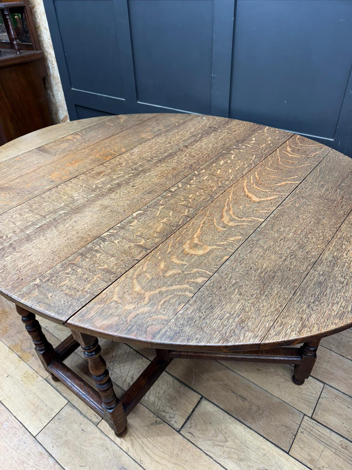 Antique Solid Oak Drop-Leaf Dining Table / Extending Table / Antique Sideboard