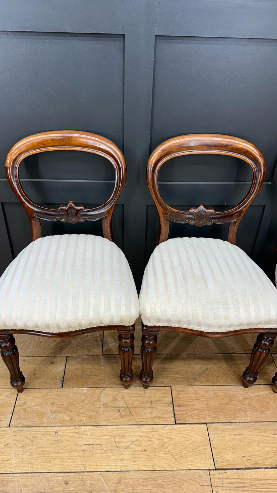 Set Of 4 Antique Victorian Balloon Back Dining Chairs / Mahogany Kitchen Chairs