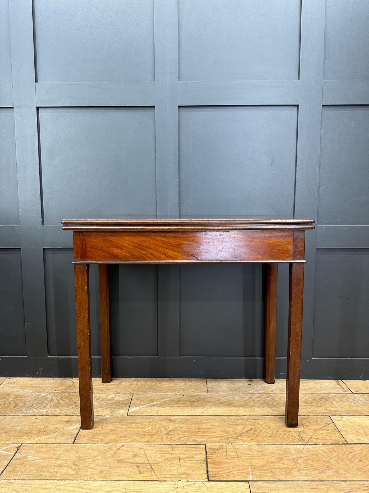 Antique Extending Mahogany Table Games Tea Table / Occasional Side Table