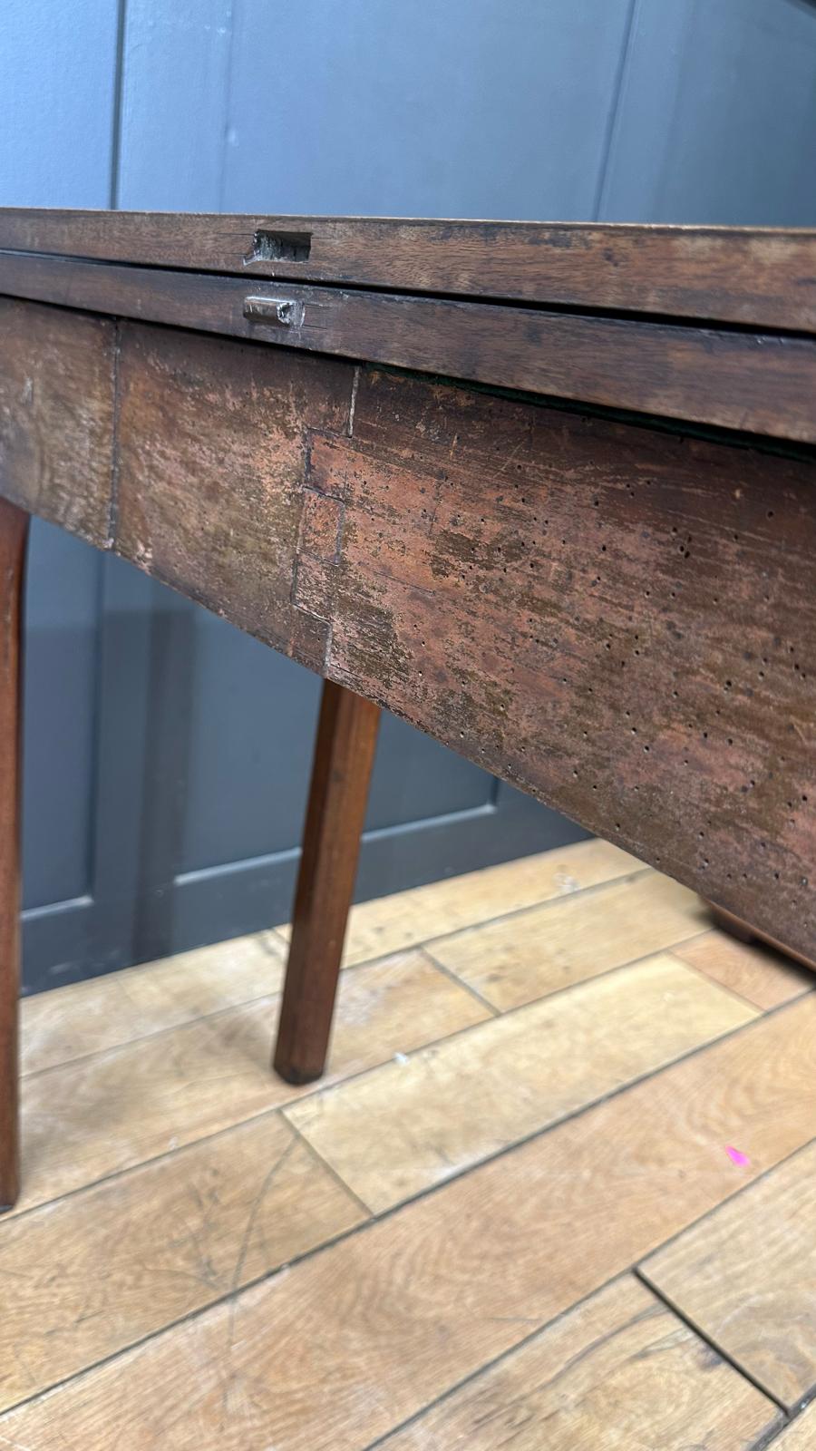 Antique Extending Mahogany Table Games Tea Table / Occasional Side Table