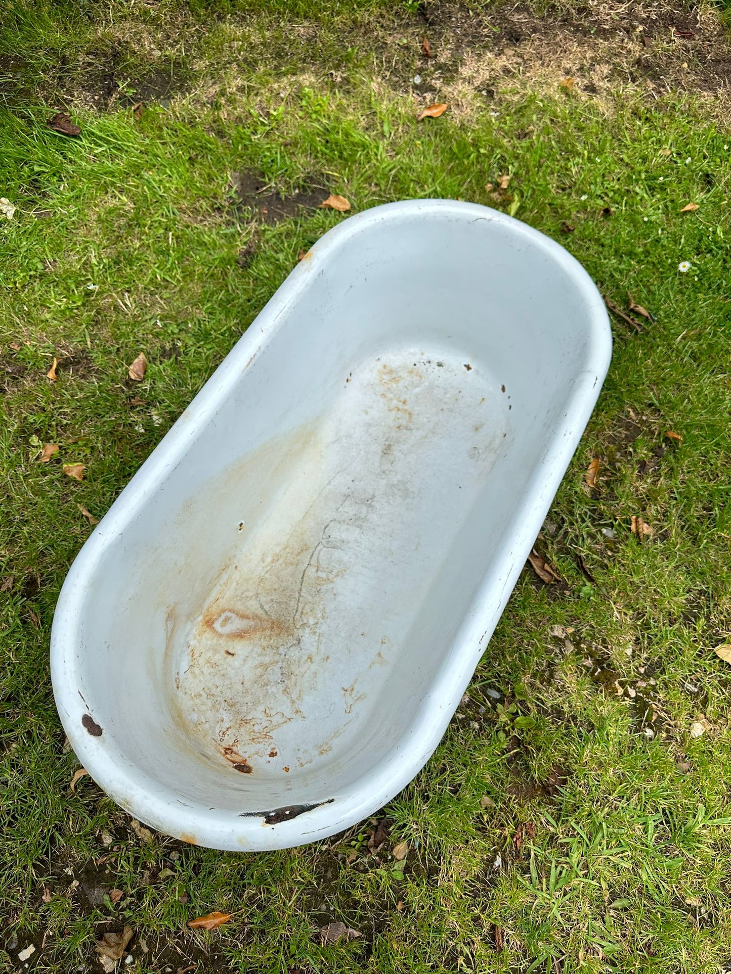 Vintage Enamelled Baby bath / Garden Planter / Herb Patio Plant Pot Planter B
