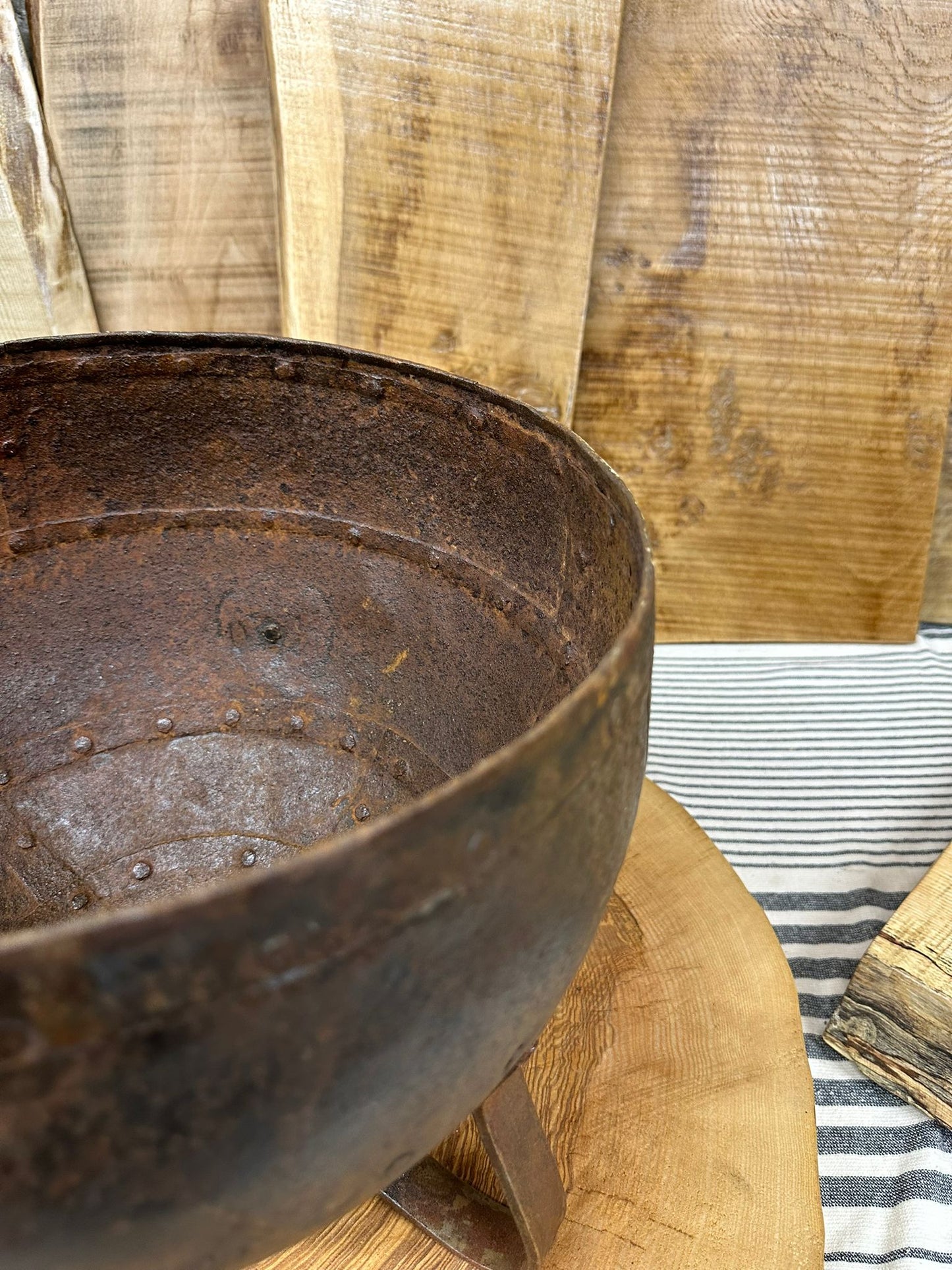 Antique Rusty Metal Planter / Plant Herb Patio Pot / Planter Rustic Fruit Bowl B