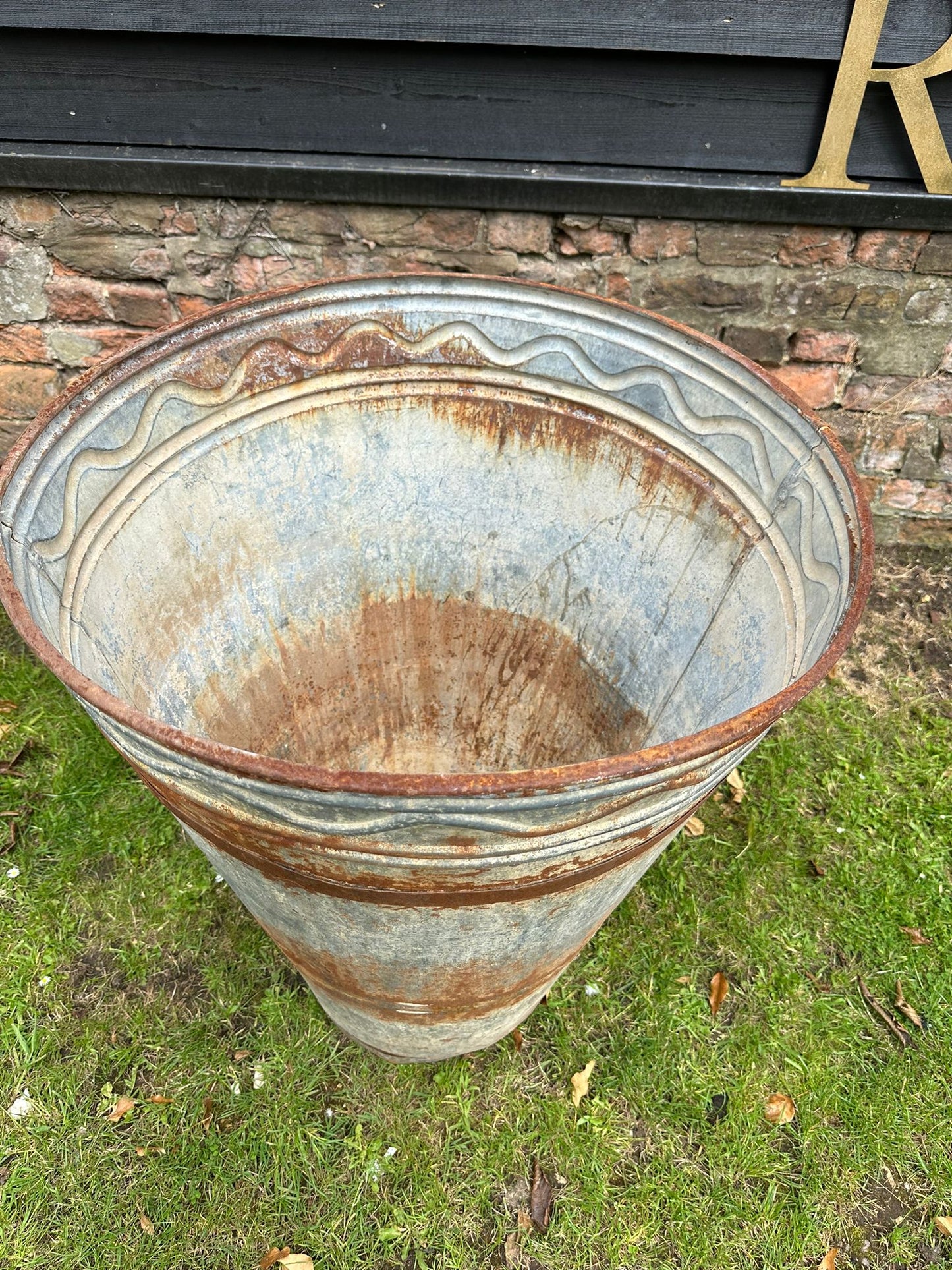 Large Vintage Galvanised Planter / Plant Olive Tree Planter / Garden Patio Pot B
