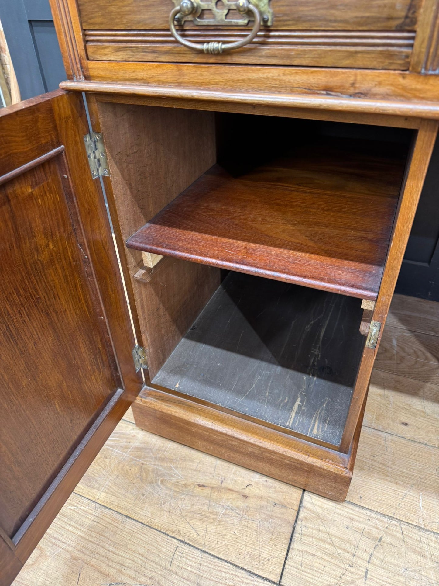 Edwardian Walnut Pedestal Desk with Leather Writing Top / Office Study Furniture