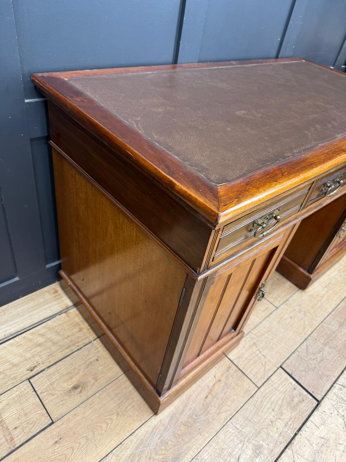 Edwardian Walnut Pedestal Desk with Leather Writing Top / Office Study Furniture