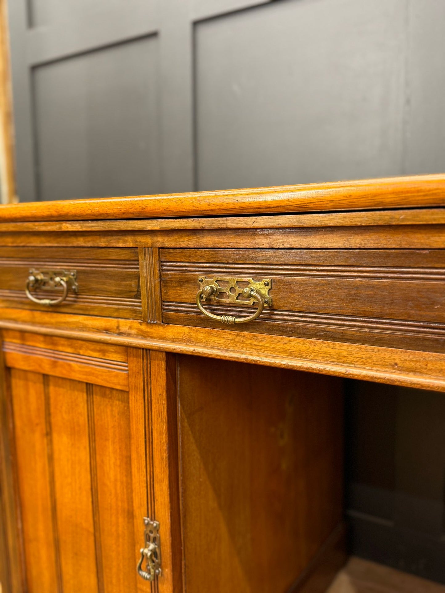 Edwardian Walnut Pedestal Desk with Leather Writing Top / Office Study Furniture