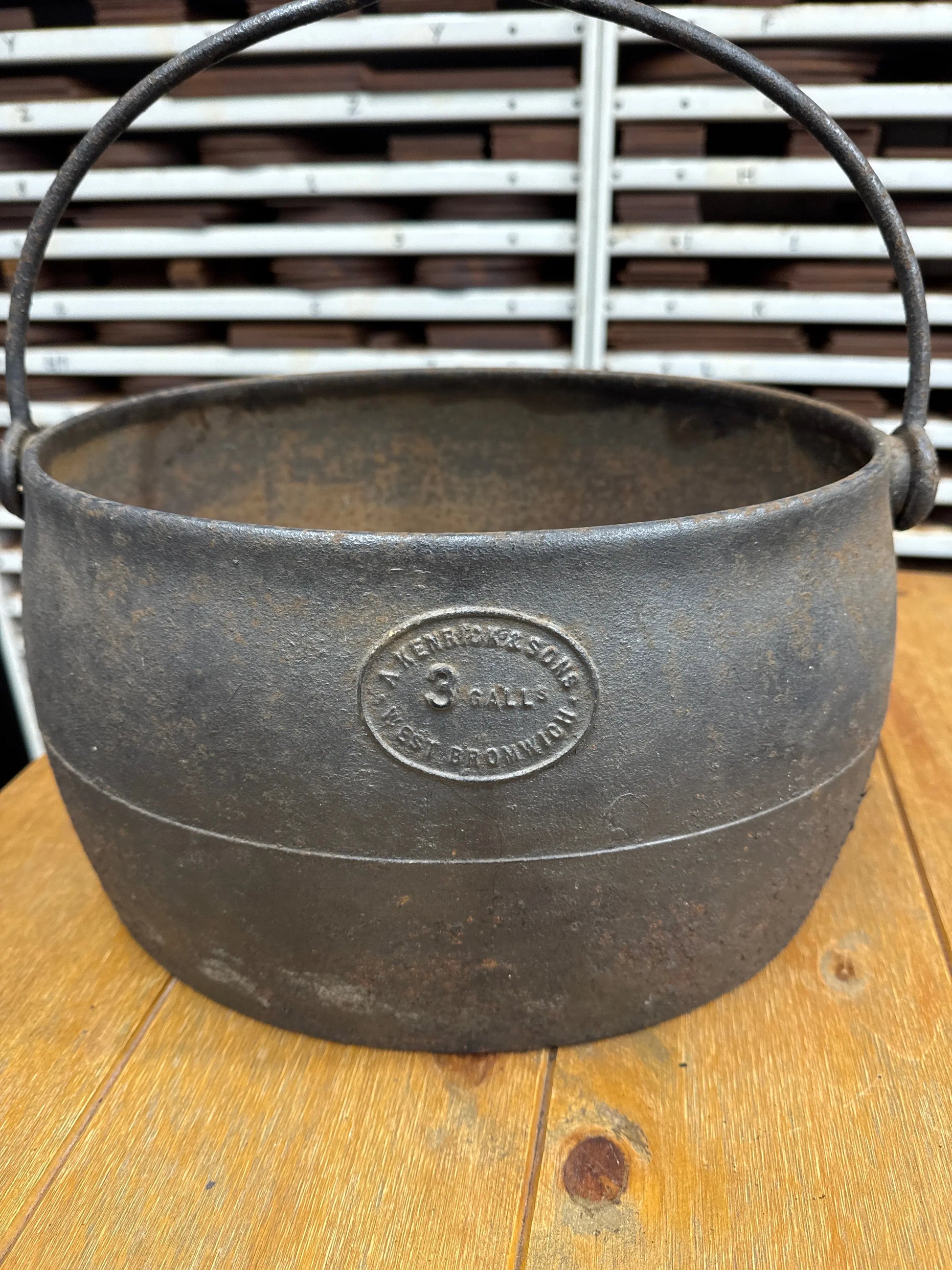Antique Cast Iron Cauldron Pot 3 Gallon A.Kendrick & Sons West Bromwich Planter Log Holder RUSTIC WAREHOUSE NORFOLK
