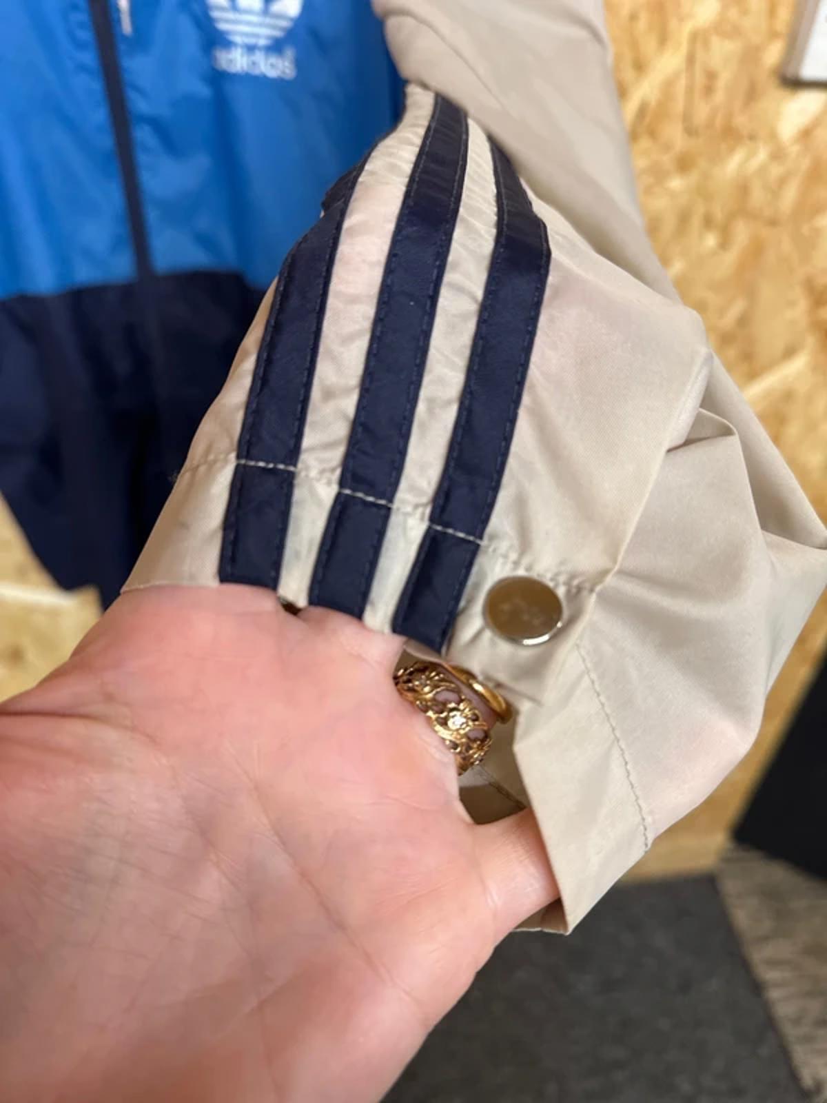 Vintage Adidas 1990s Windbreaker jacket #213