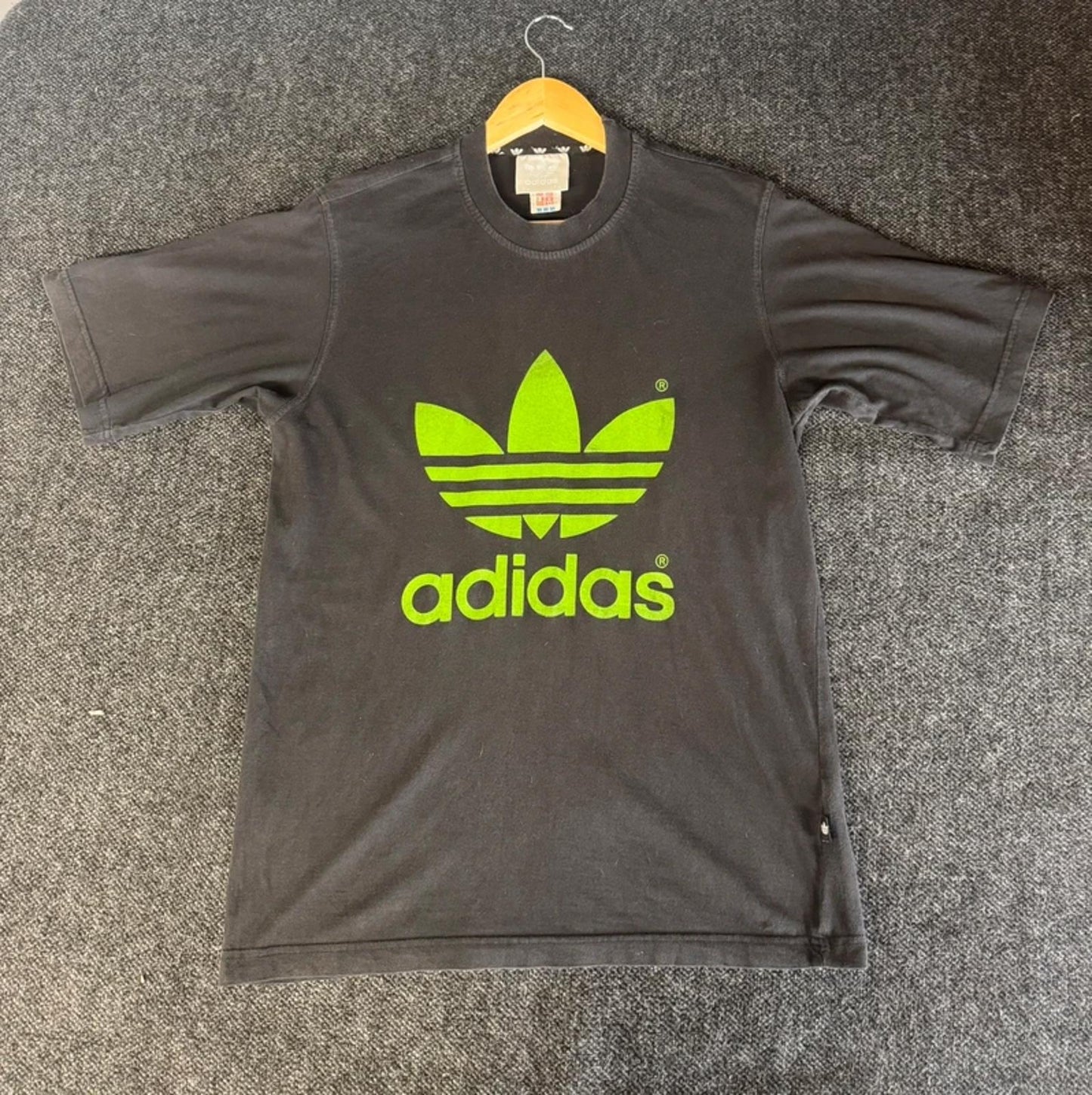 Vintage 1990s Adidas Men’s T-Shirt top Large