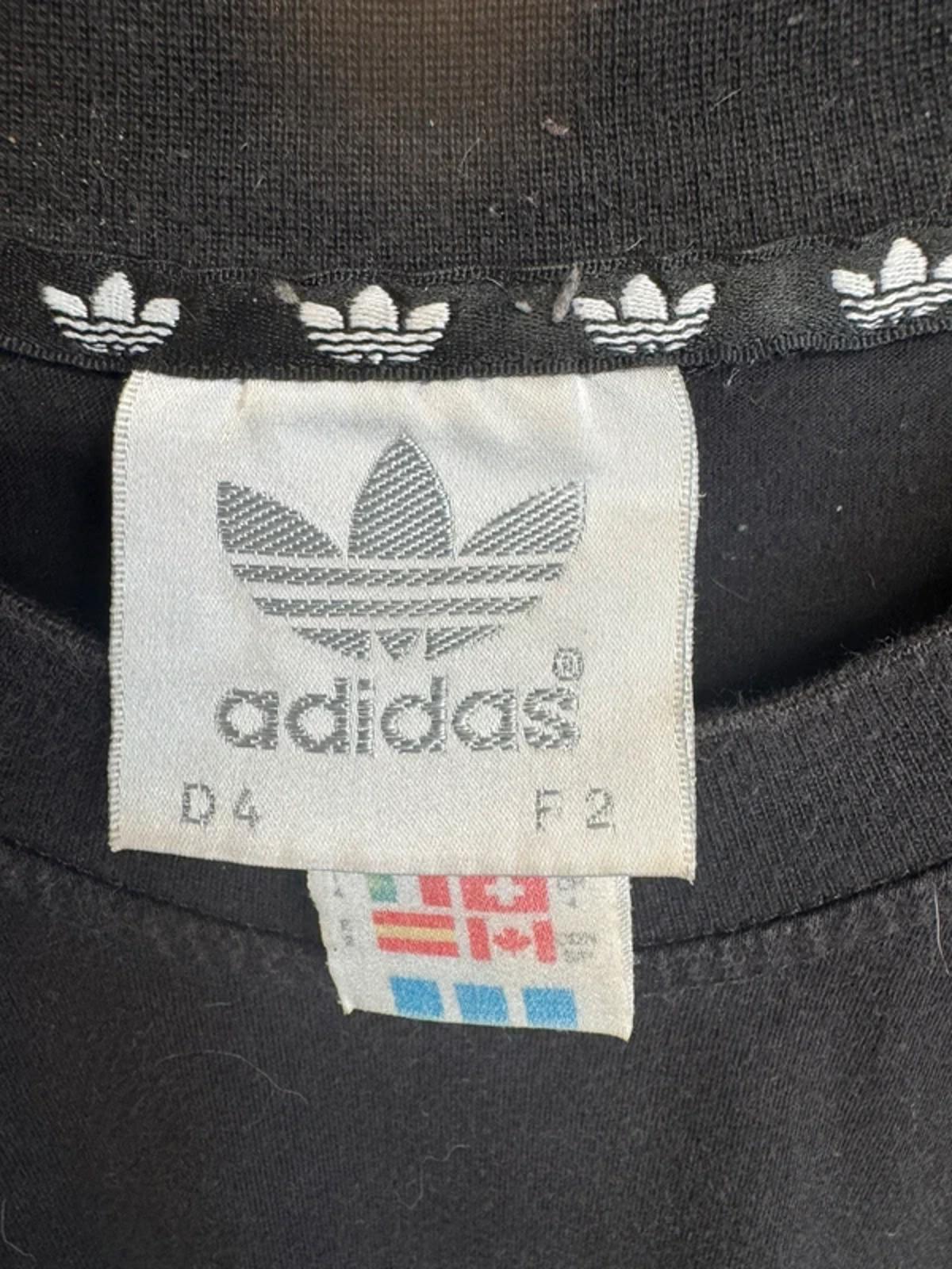 Vintage 1990s Adidas Men’s T-Shirt top Large