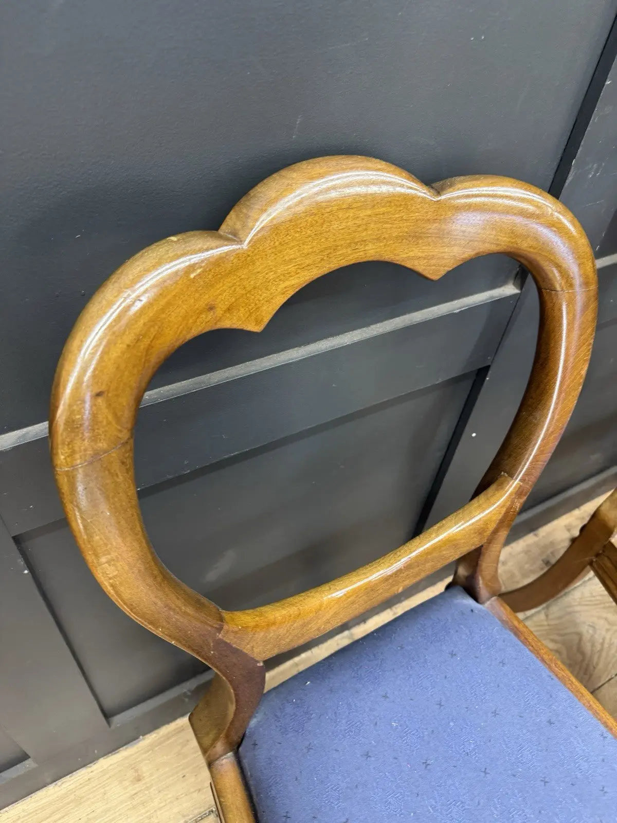 Victorian mahogany dining chairs set of 4, brown with blue patterned upholstery and balloon backs.