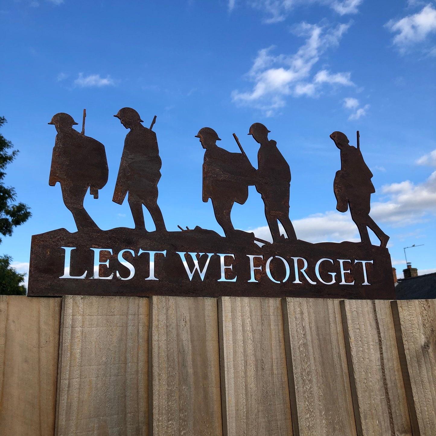 Large Rusty Metal Lest We Forget Soldier Scene Garden Decoration