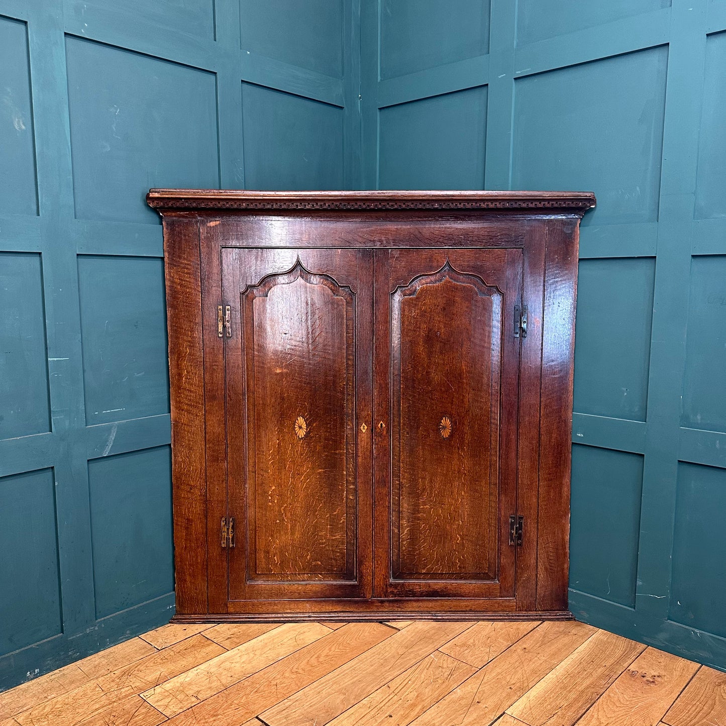 Antique Corner Cupboard / Solid Oak / Georgian Corner Cabinet / Uk Delivery